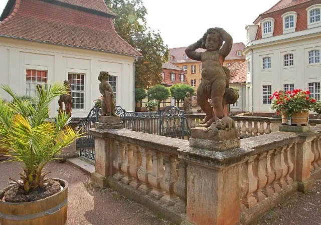 Brunnenbalustrade der Quelle und Pavillon