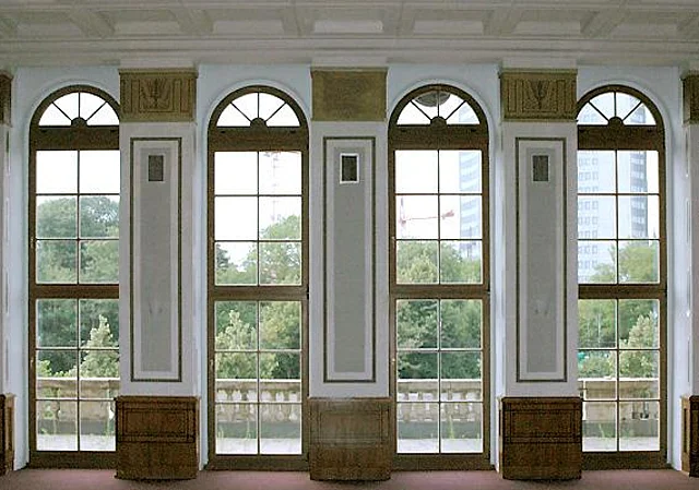 Saal, Fensterfront zur Terrasse