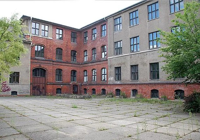 Außenansicht, Schulhof nach Südwest