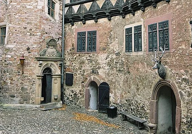 Kernburg, Westflügel, Osten