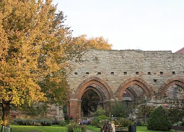 Ruine des Kirchenschiffs, Süden 