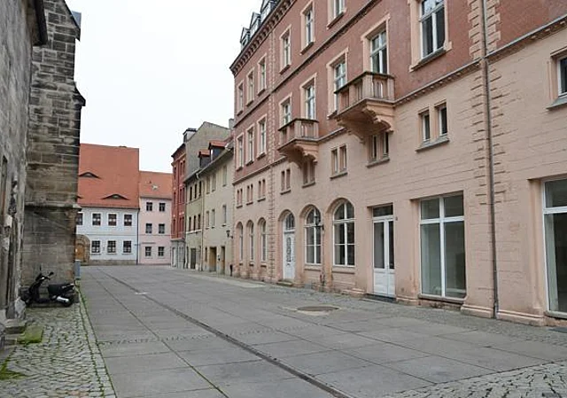 An der Kirche, nach Osten