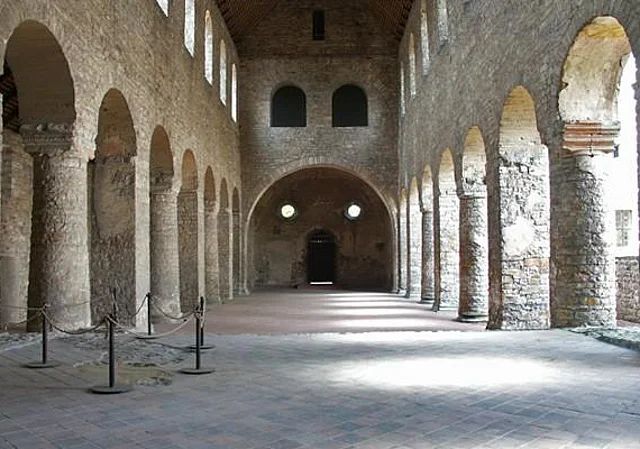 Stiftskirche, Langhaus nach Osten