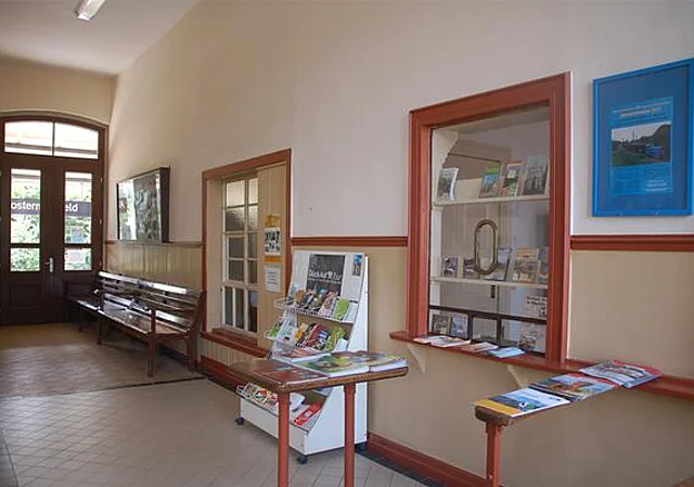 Empfangshalle, Schalter