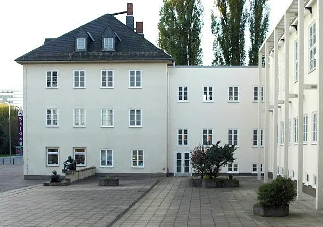 Anbau, Blick vom Haupteingang