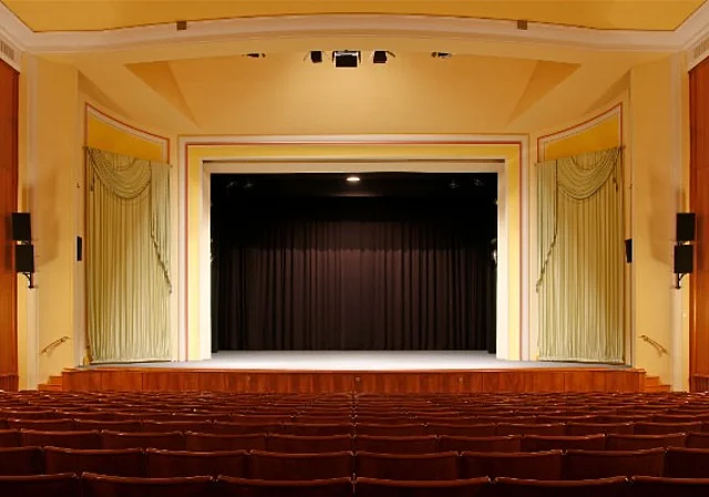 Kulturhaus Aue, Großer Saal, Bühne
