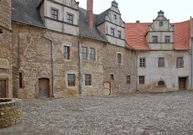Schloss Plötzkau, Schlosshof