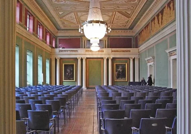 Löwengebäude, Aula