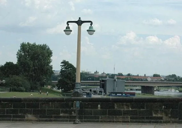 Blick von der Augustusbrücke, Richtung Osten (Zustand vor der Sanierung)