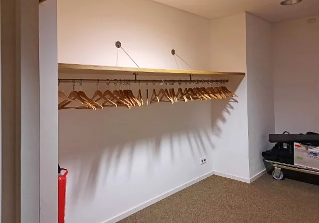 Garderobe Kino