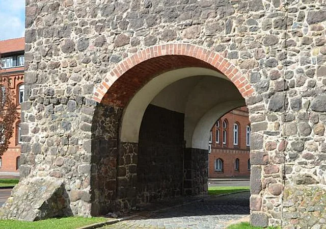 Tordurchfahrt, Südost
