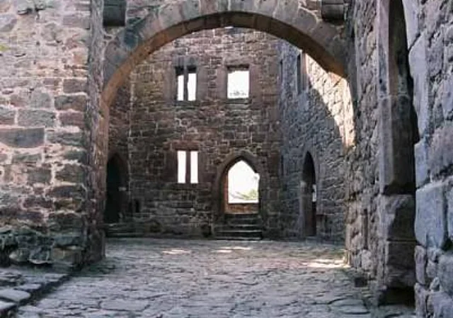 Ruine innen