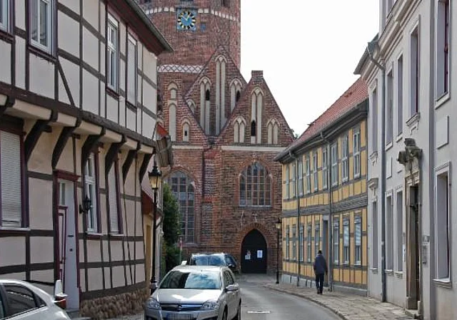 Salzwedel, Jenny-Marx-Straße nach Süden