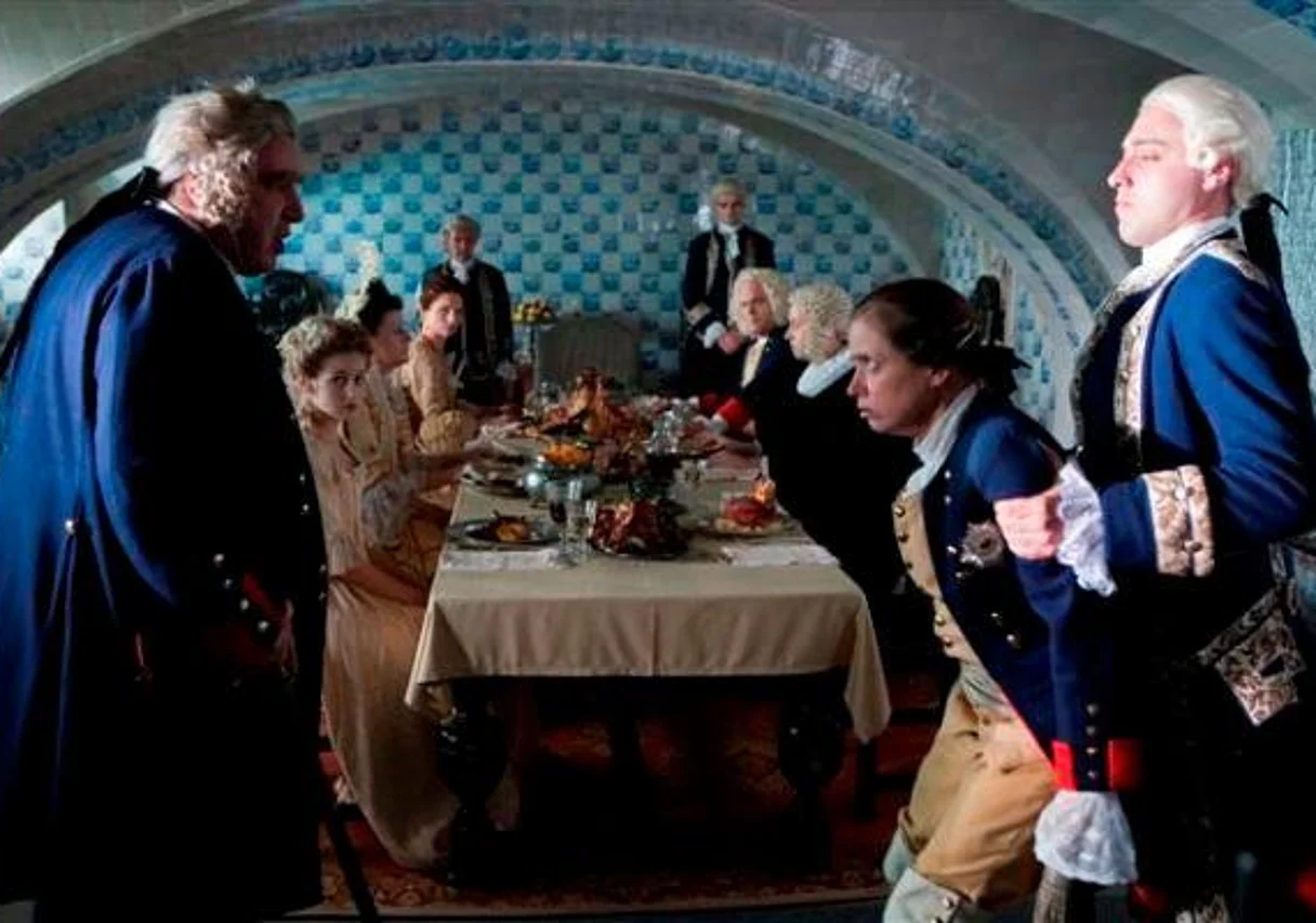 Oliver Nägele (l.) und Anna Thalbach (2.v.r.) im Fliesenkeller des Schloss Oranienbaum