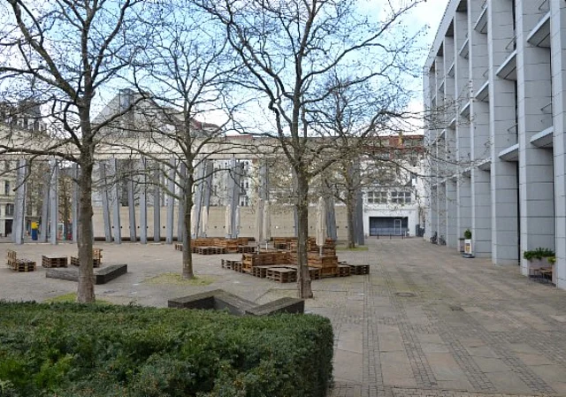 Verlagsgebäude der LVZ, Vorplatz
