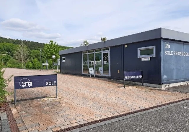 Reisemobilhafen „ErlebnisInsel Flößrasen“ Infogebäude