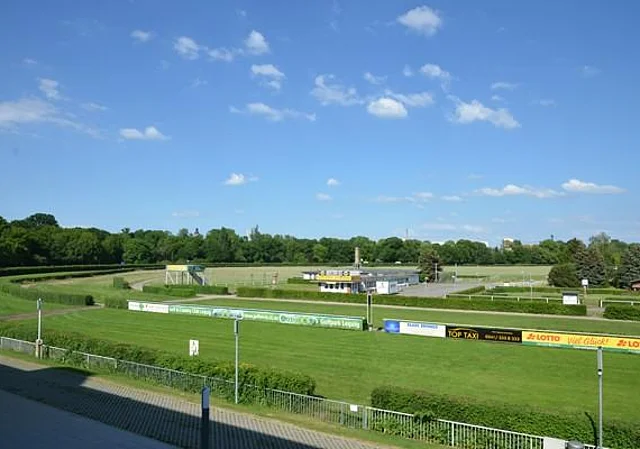 Rennbahn, Alte Waage, Totalisator und Führring