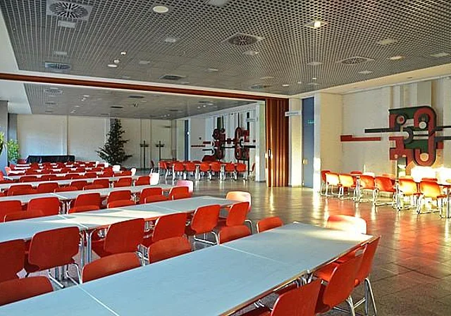 Mensa mit Bibliothek (Haus 14), Speisesaal