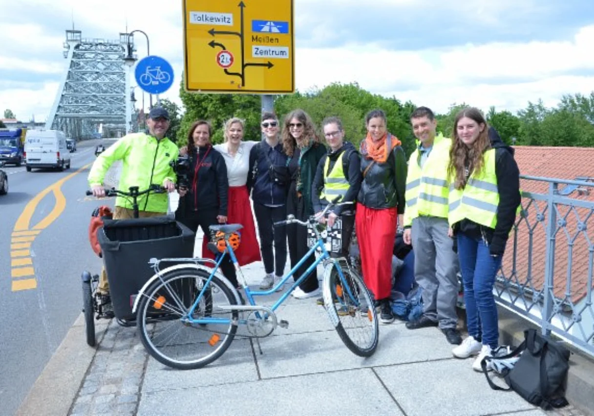 Team und Förderer am Set in Dresden