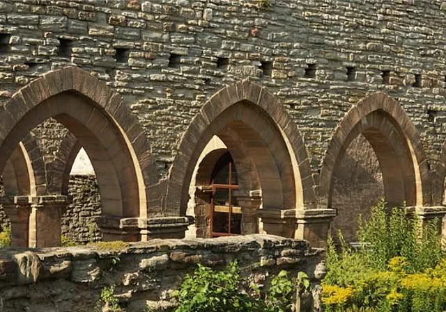 Ruine des Kirchenschiffs, Süden