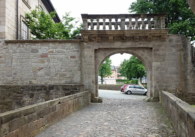 Torbrücke Ostflügel