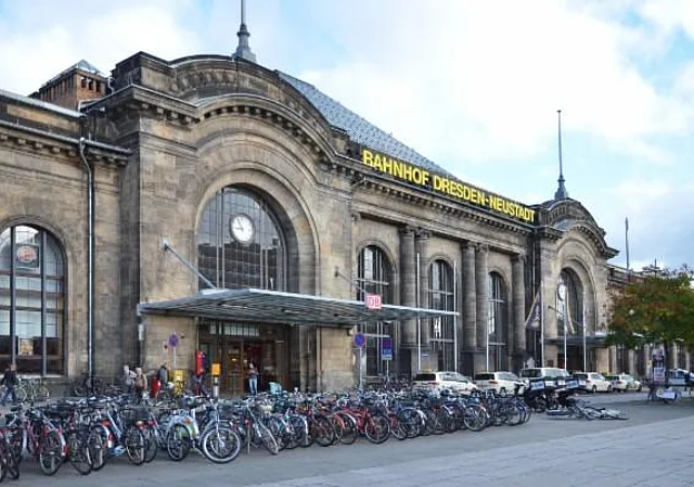 Bahnhof Dresden-Neustadt, Schlesischer Platz