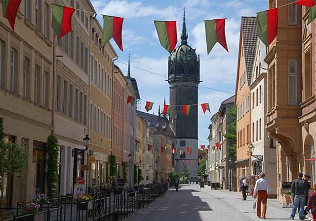 Coswiger Straße nach Westen