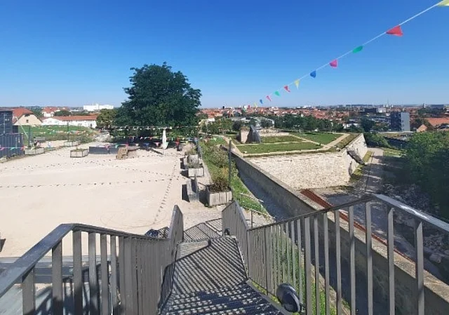 Treppe zum Veranstaltungsplatz