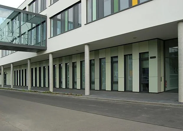 Nordseite mit Glasgang 