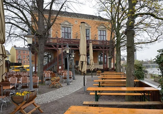 Ball- und Brauhaus Watzke Dresden, Biergarten