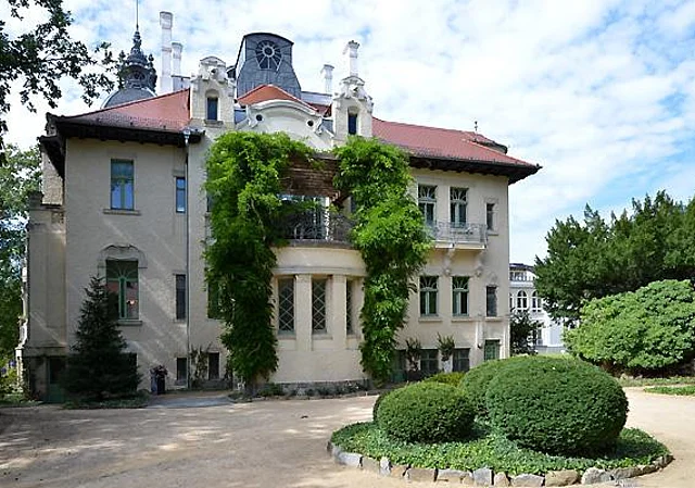 Ostfassade, Haupteingang