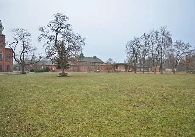 Energiefabrik Knappenrode, Blick auf die Nebengebäude