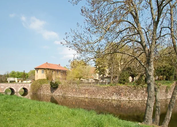 Schloss Ostrau, Zufahrt 