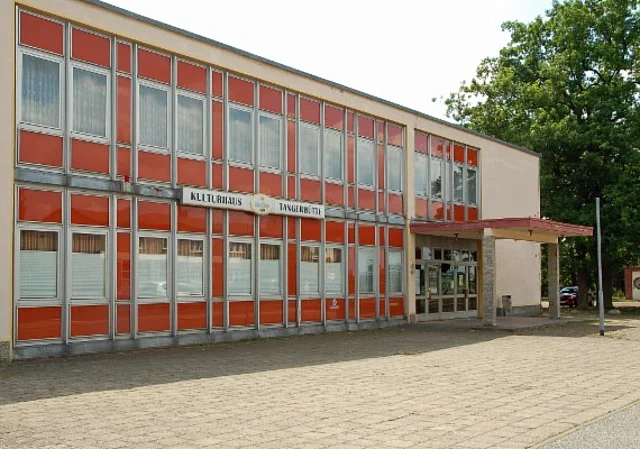 Kulturhaus Tangerhütte (außen)