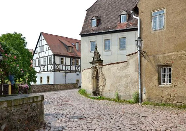 Freiheit, Sitznischenportal