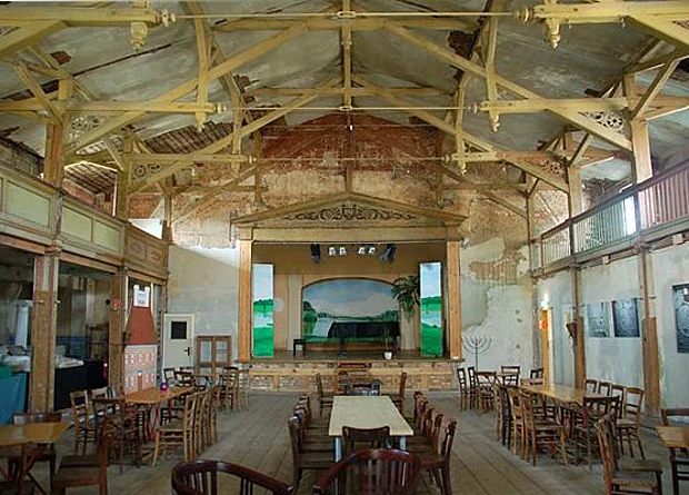 Saal, Blick zur Bühne 