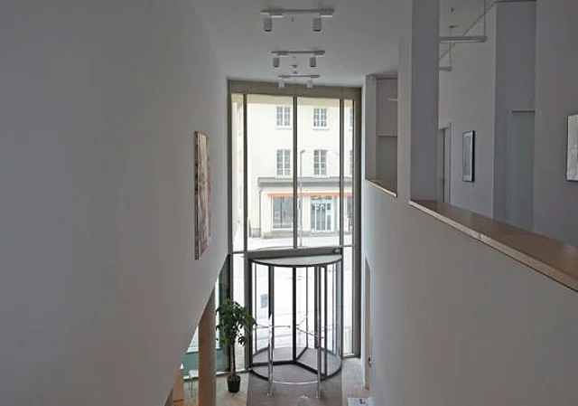Drehtür Bibliothek