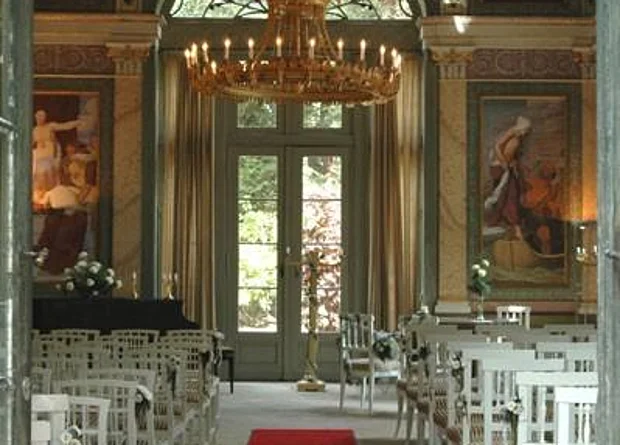 Schwindpavillon, Blick vom Haupteingang 