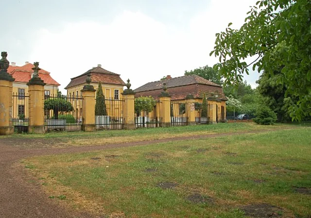 Schloss Mosigkau, Ehrenhof, Norden