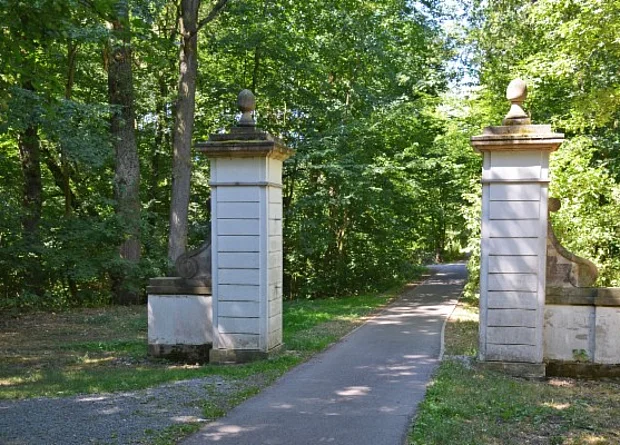 Sieglitzer Berg, Dessauer Tor 
