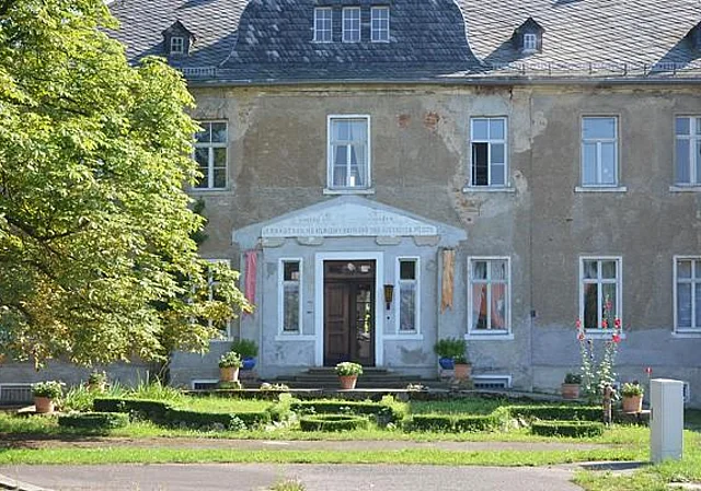 Nordseite, Portal