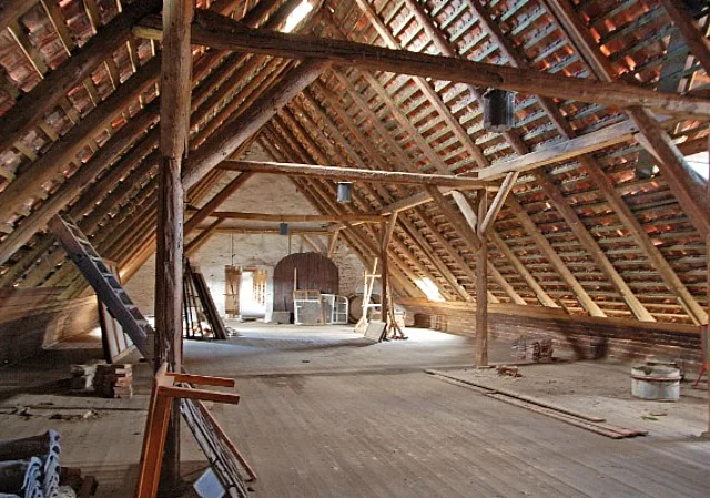 Wirtschaftsgebäude, Dachgeschoss