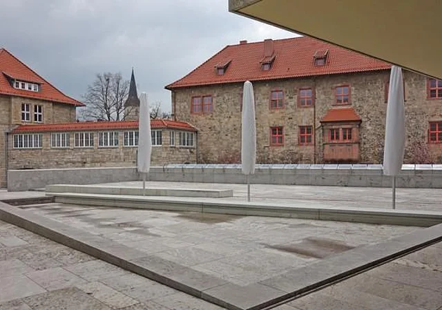 Terrasse mit Blick zum Rathaus