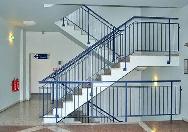 Treppenaufgang Gebäude Flughafenstraße
