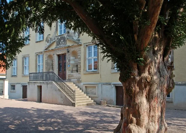 Schloss Ostrau, Eingang Südflügel 