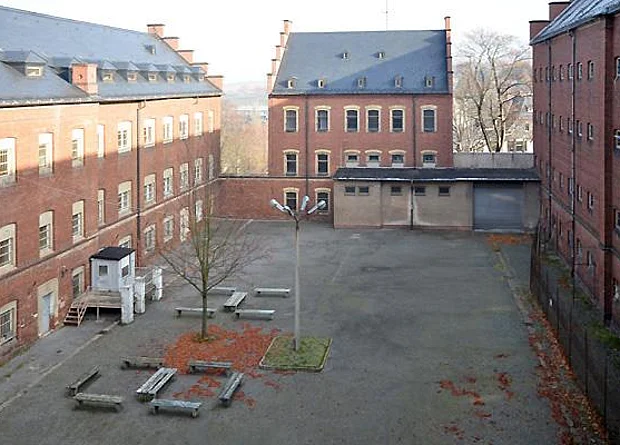 Gefängnishof, Blick auf den Ostflügel 