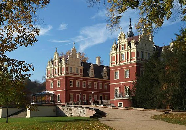 Muskauer Park mit Neuem Schloss