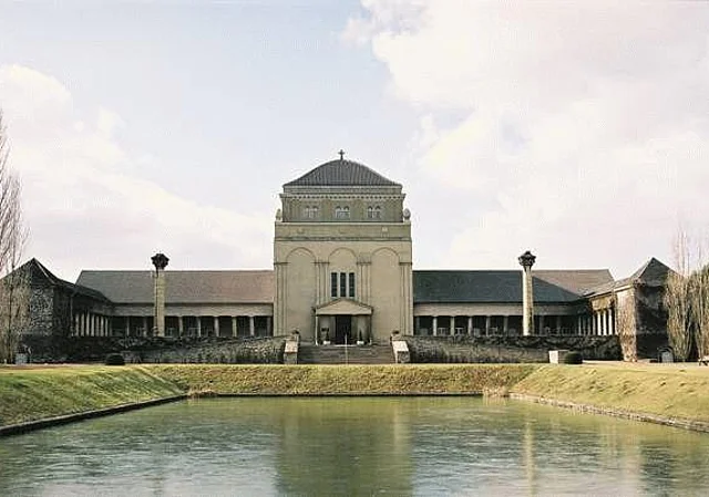 Zentralbau, Osten