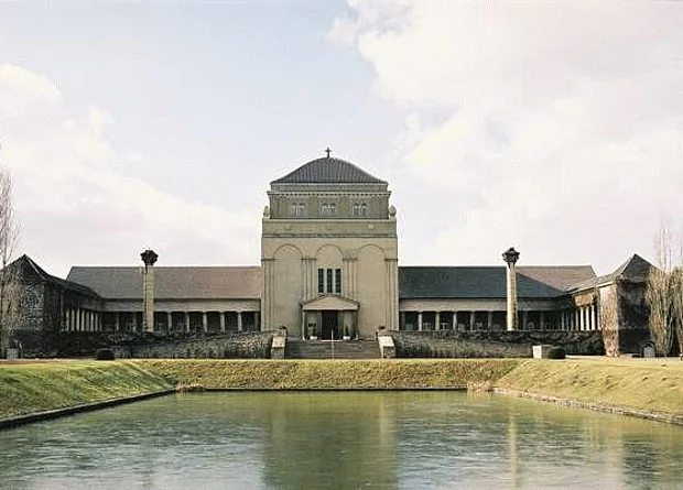 Zentralbau, Osten 