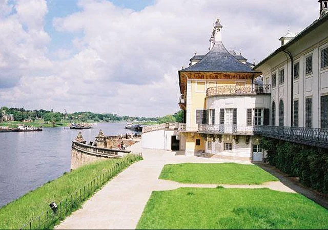 Wasserpalais, Freitreppe zur Elbe, Südwestseite